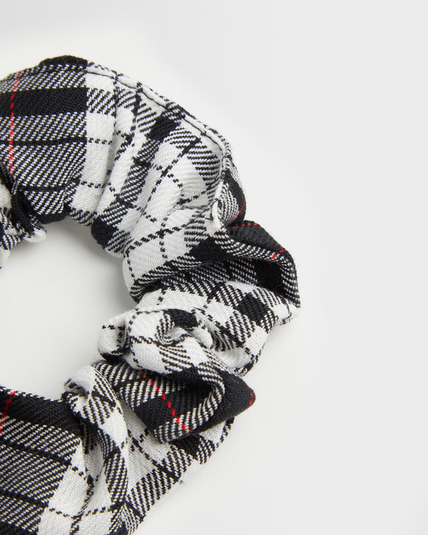 Girls White/Black Winter Scrunchie