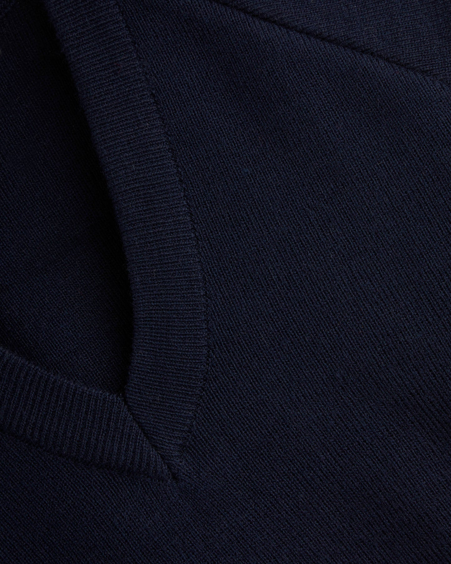 Year 7-8  Unisex Navy V Neck Sweater