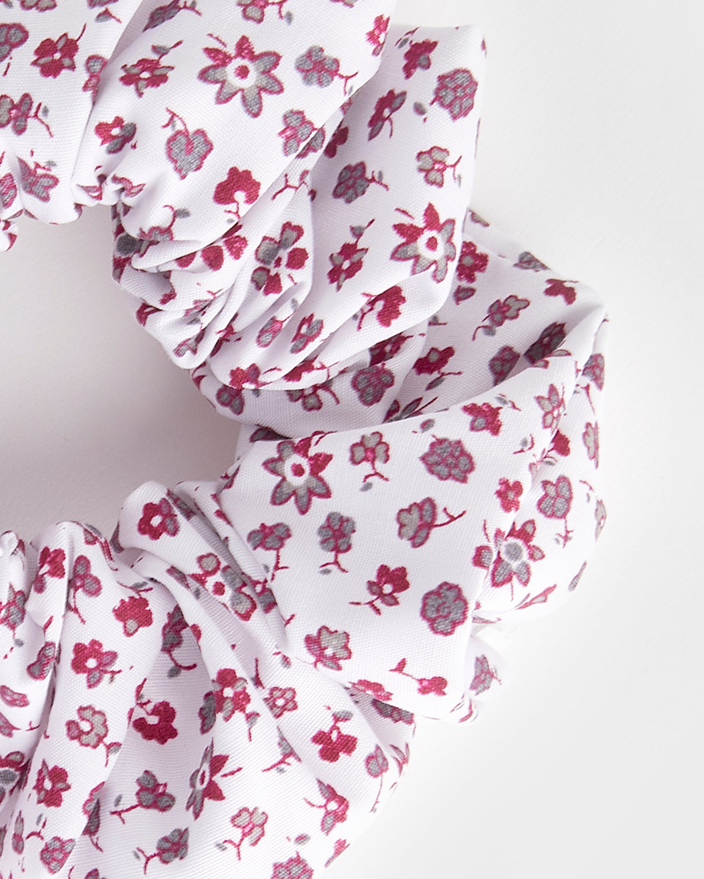 Girls White/Red Summer Scrunchie